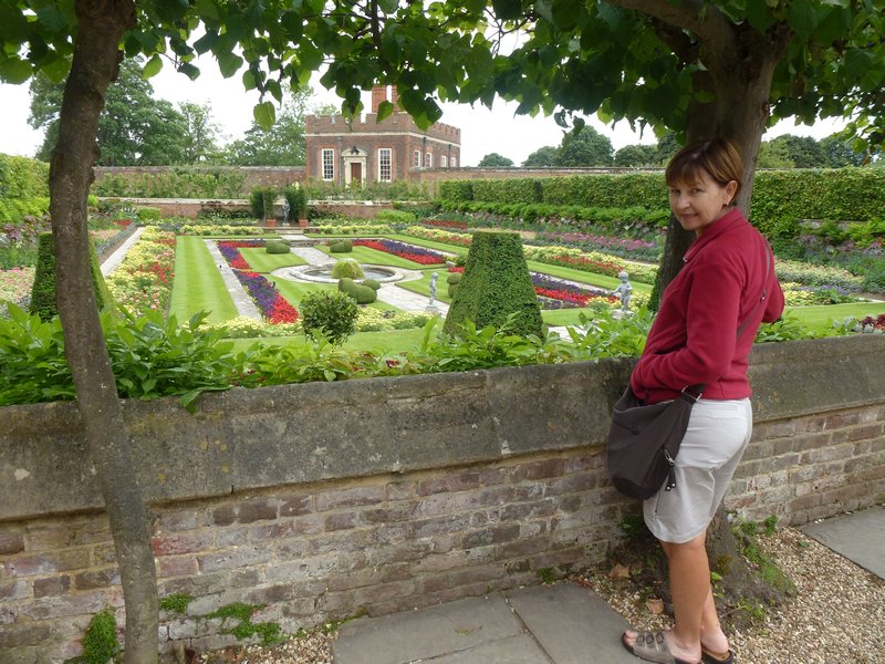 Hampton court gardens