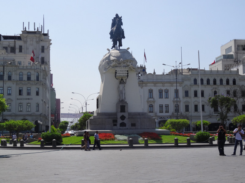 The beautiful San Martin Square with its bronze sculpture of Gen San Martin