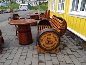 Outdoor furniture - functional but hard to lift