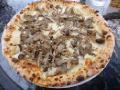 mushroom pizza at La Biere in Minakami
