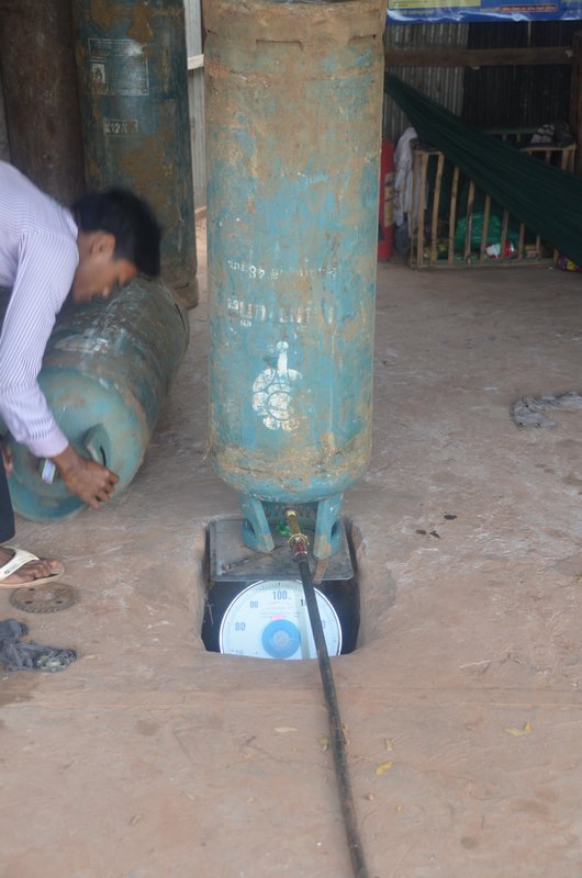 Cambodia Filling Car with LPG