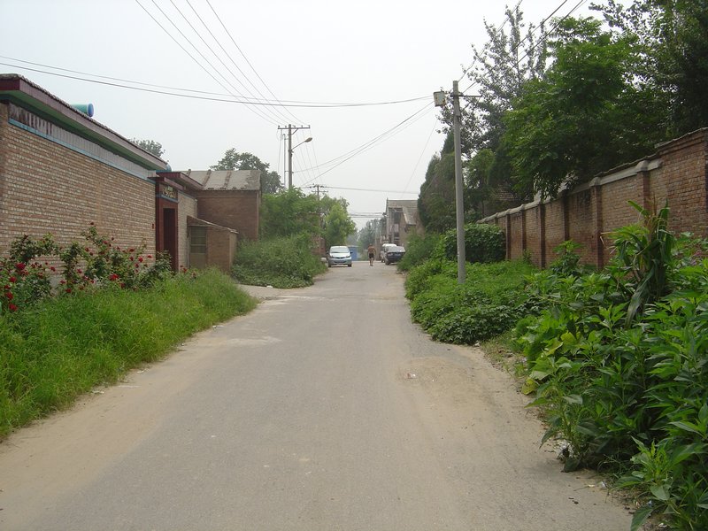 07 Road down to high street