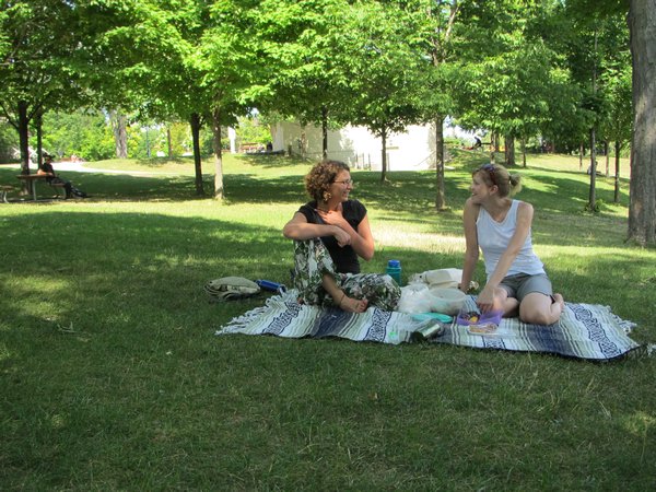 melissa and i at waterloo park picnicing
