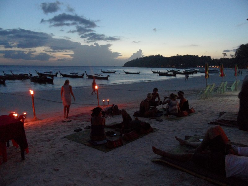 Chilled out beach scene a Koh Lipe