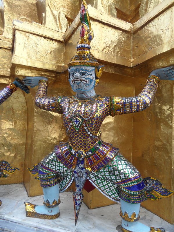 statues at the grand palace