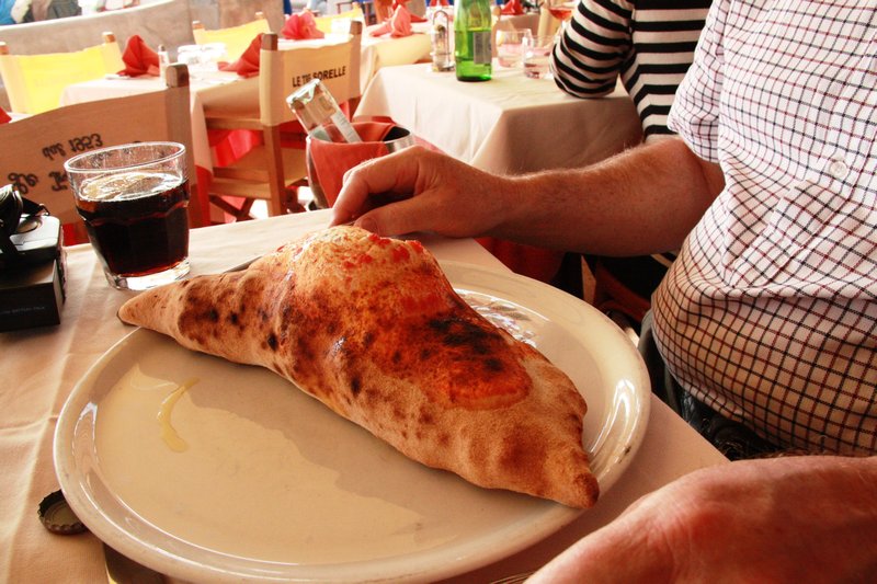 Calzone (enclosed Pizza)