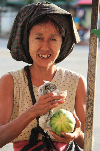 Beautiful smile - Yangoon - Burma