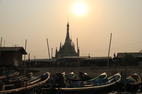 Boat harbour - Inle Lake