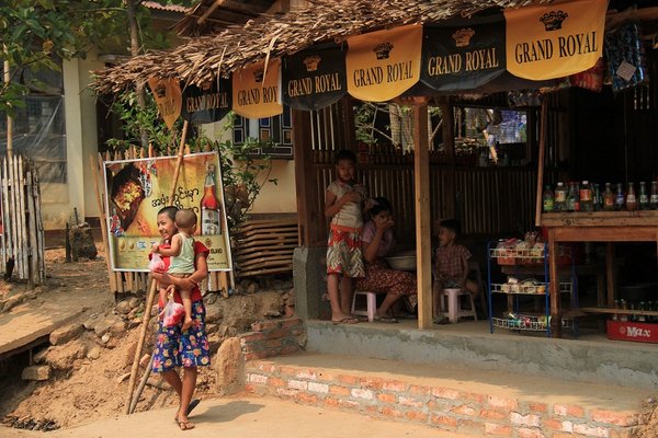 Shop in the countryside - Southern Burma