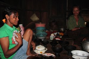 Preparing food- Deturia  - Flores - Indonesia