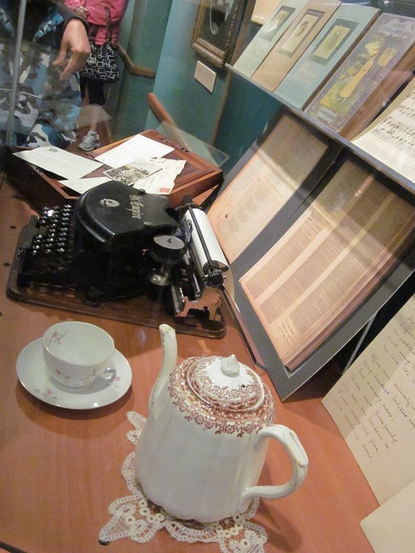 Typewriter that Maud Montgomery used for her books