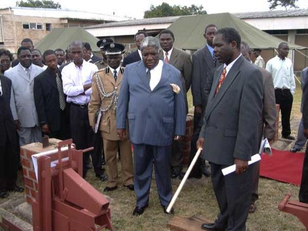 straf Gå ud kompensation President Levy Mwanawasa Visits TDAU | Photo