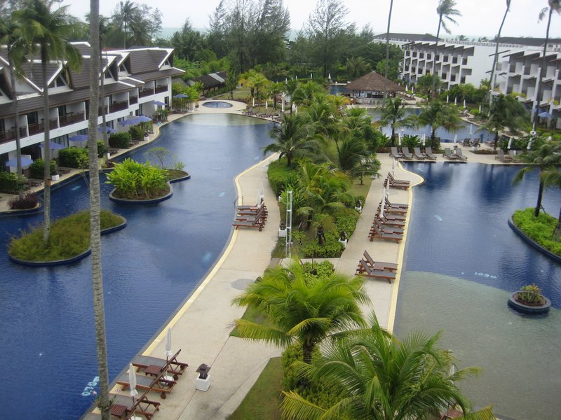 Kamala Sunwing Resort...but no body here :(