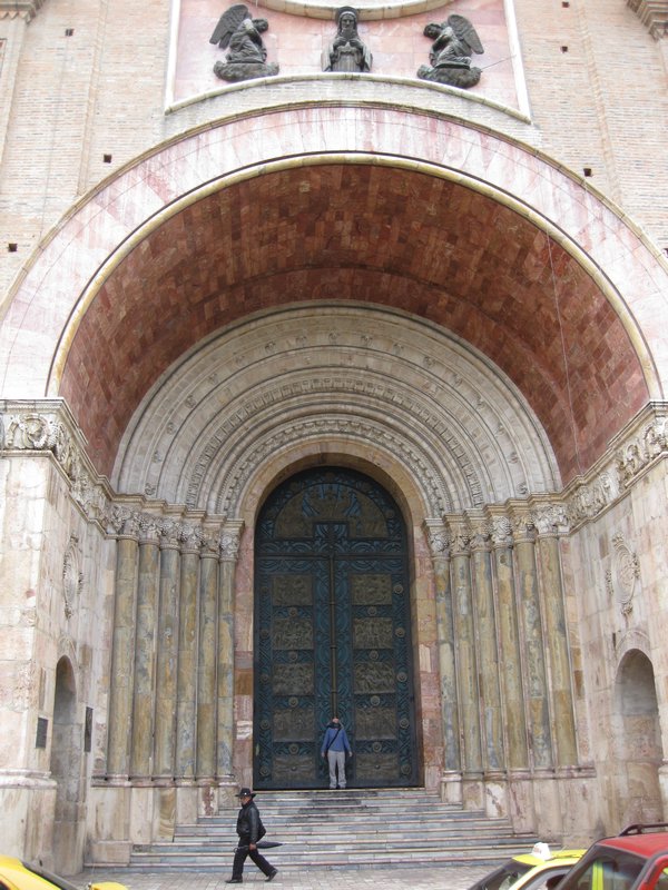 Big doorway in Cuenca