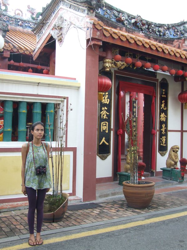 a temple in jalan harmony
