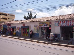 Enkele kleine winkeltjes in San Jeronimo