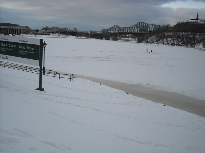 Ottawa River met ijsvissers
