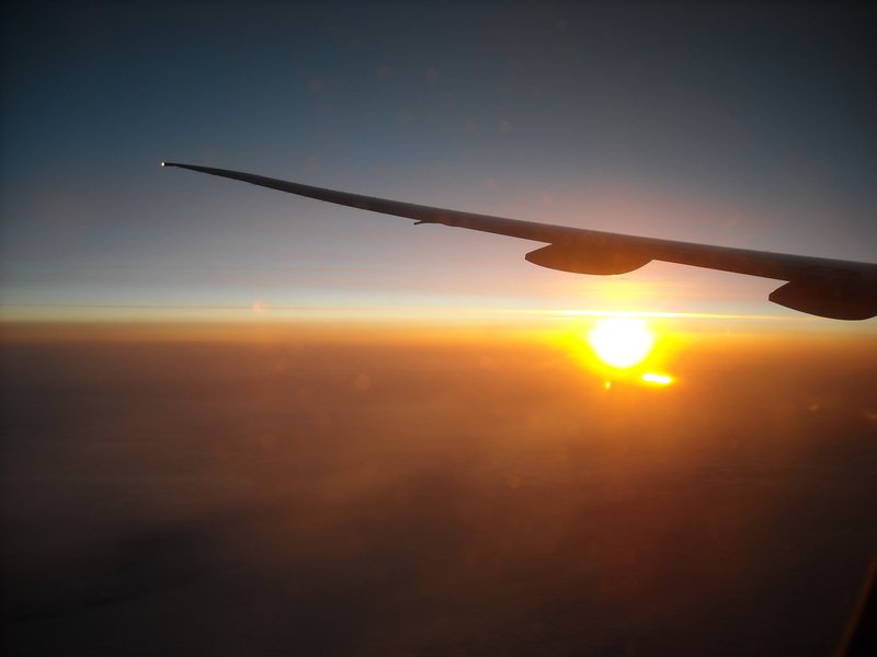 zonsopkomst vanuit vliegtuig