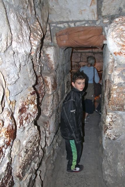 Kotel Tunnels - Joey, what do you mean there's no head room?!