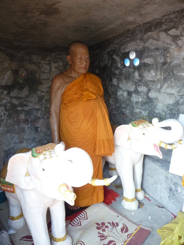 Krabi - Wat Tham Seua - Moench
