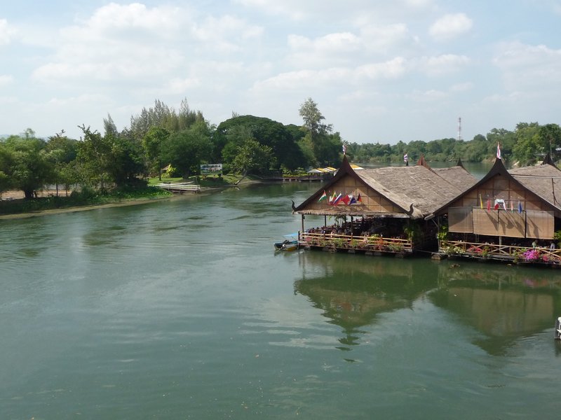 Kanchanaburi - bei der River Kwai Bruecke