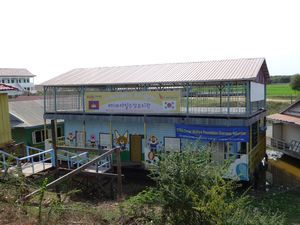 Naehe Tonle Sap See - schwimmender Kindergarten
