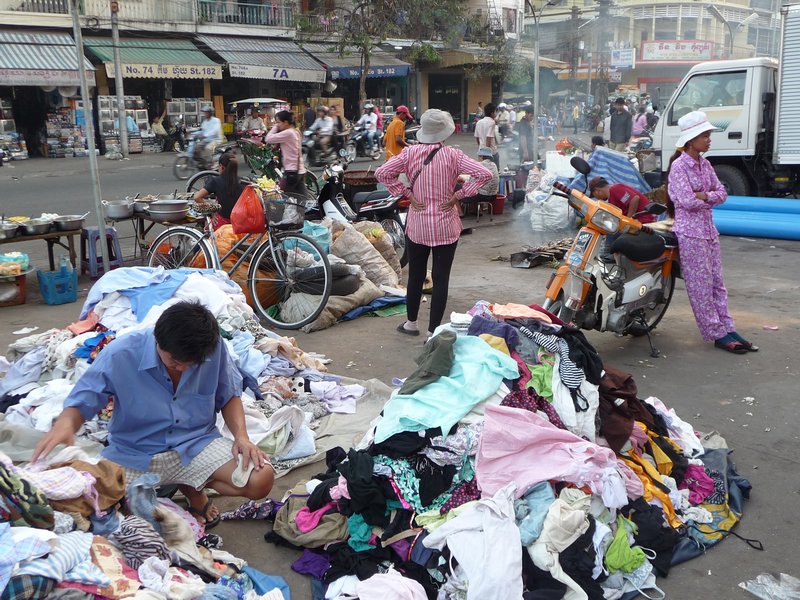 Phnom Penh - Kleidermarkt