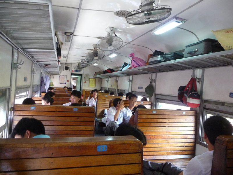 Hanoi nach Sapa - Holzklasse im Zug