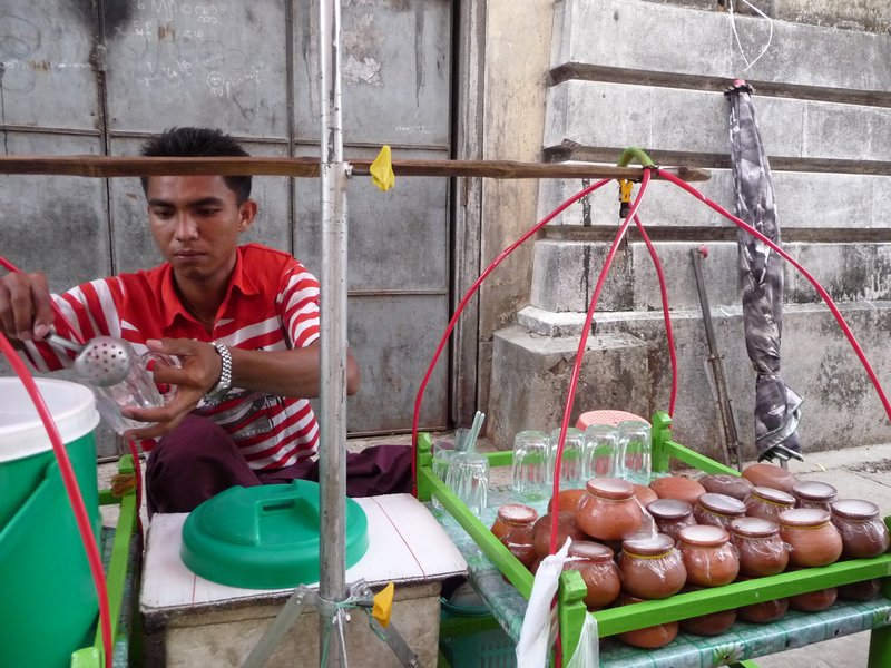 Yangon - feine Joghurtdrinks