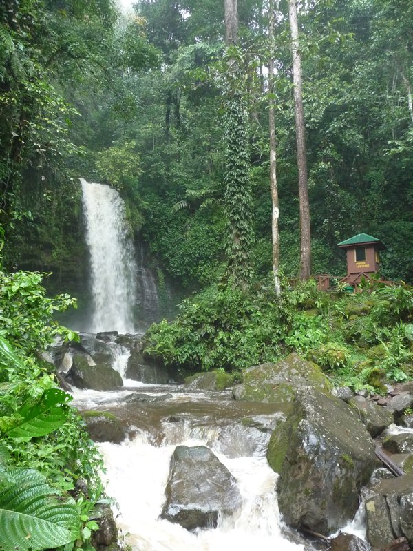 Naehe Tambunan - Mahua Wasserfall