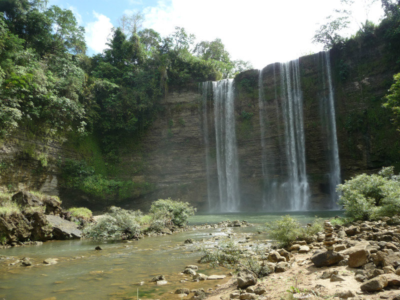 Naehe Bayawan - Niludhan Wasserfall