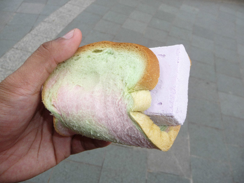Singapur - Eiscreme im Brot