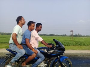 zwischen Mayapur und Kalkutta
