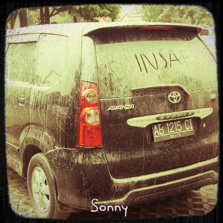 Car with ashes. People wrote insaf, means repetance