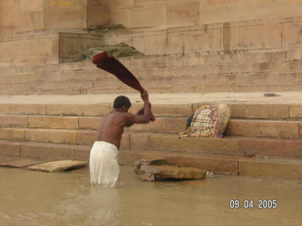 Washing clothes in the Ganges