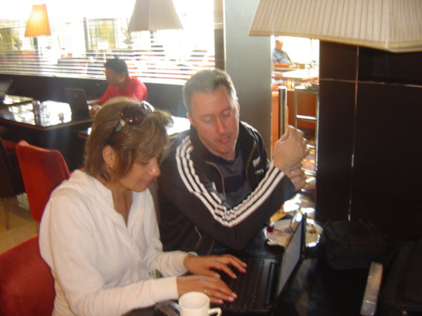 Hong Kong Airport - Jono & Daph Trying to Work Out How the Blog Site Works!