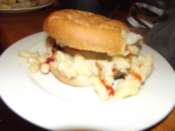 Mac 'n Cheese burger