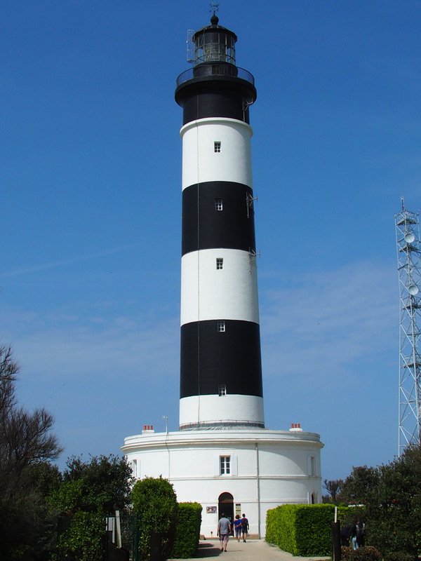 The cheerful black and white lighthouse