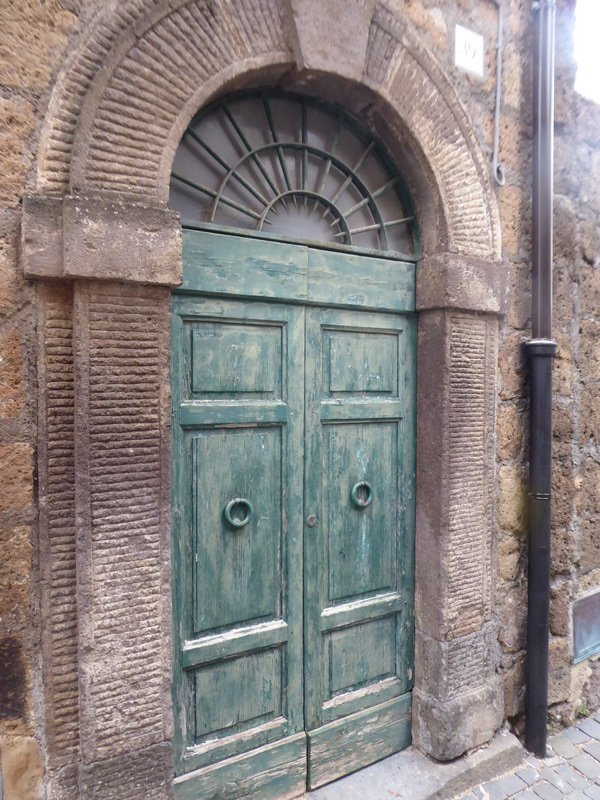 I just love these Italian doors 