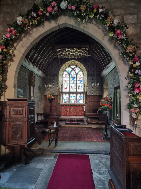Looking at the chancel 