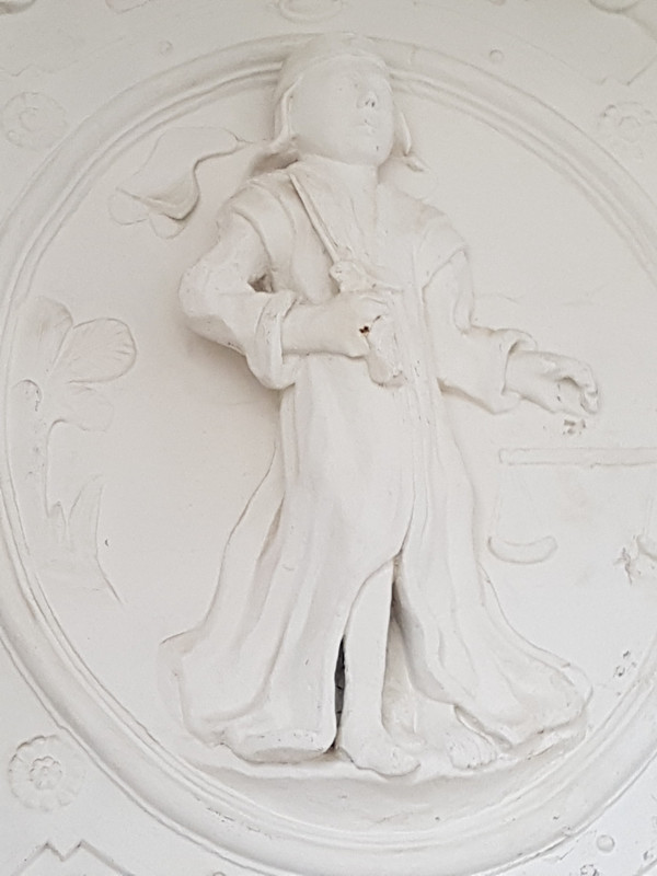 the plaster work in the white room 