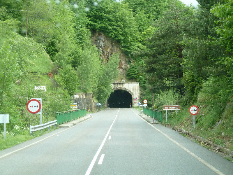 Mountain tunnels 