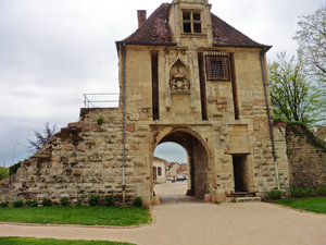 Auxonne town gateway 