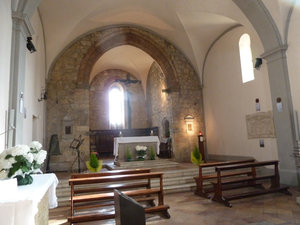 Inside the tiny Romanesque church of Monteriggioni 