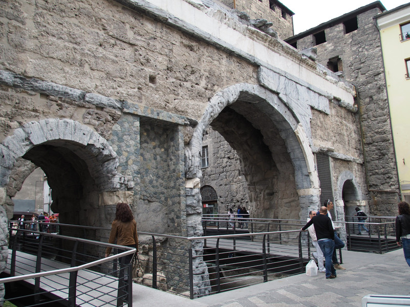the second half of the roman arch 