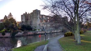 newark castle from the river