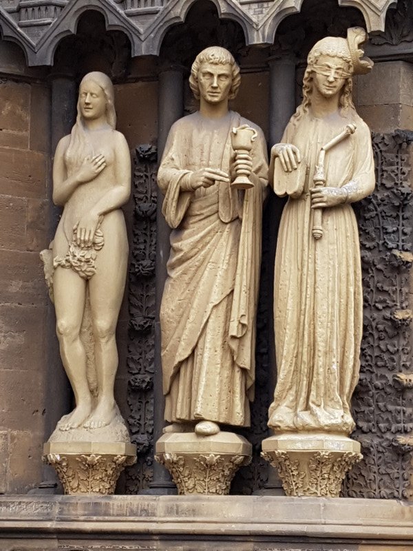 Gothic statues outside the dom