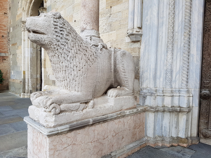 The lions guarding the church 