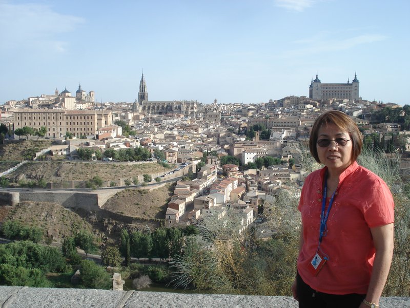 DSC00479 Rebecca overlooking Toledo