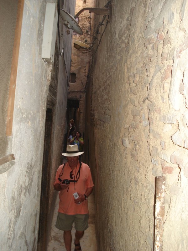 DSC01231 Walking the alleys of Medina of Fes